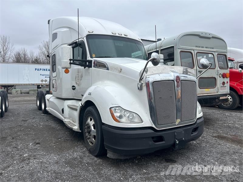 Kenworth T680 وحدات الجر