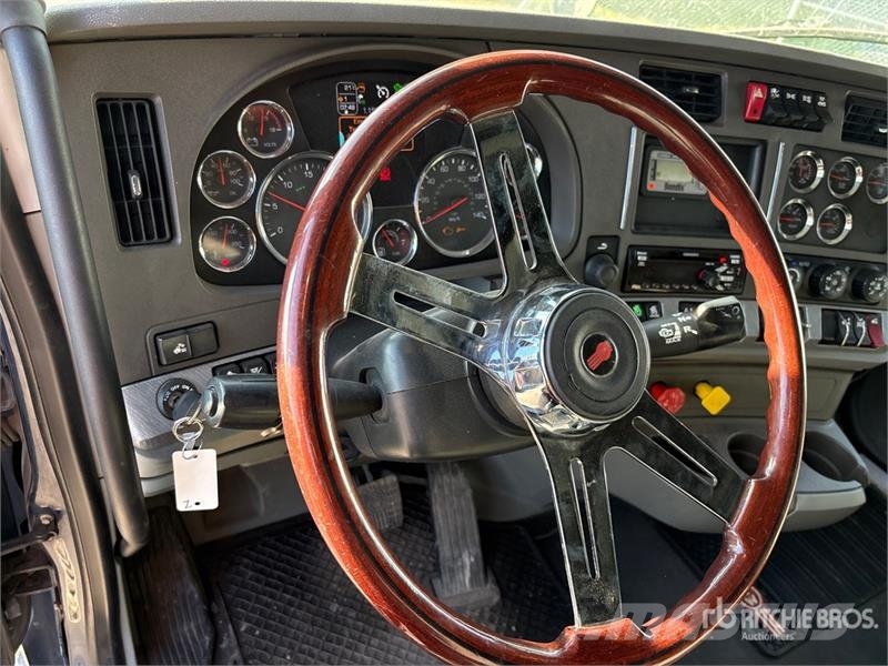 Kenworth T680 وحدات الجر
