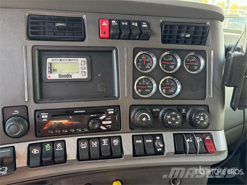 Kenworth T680 وحدات الجر
