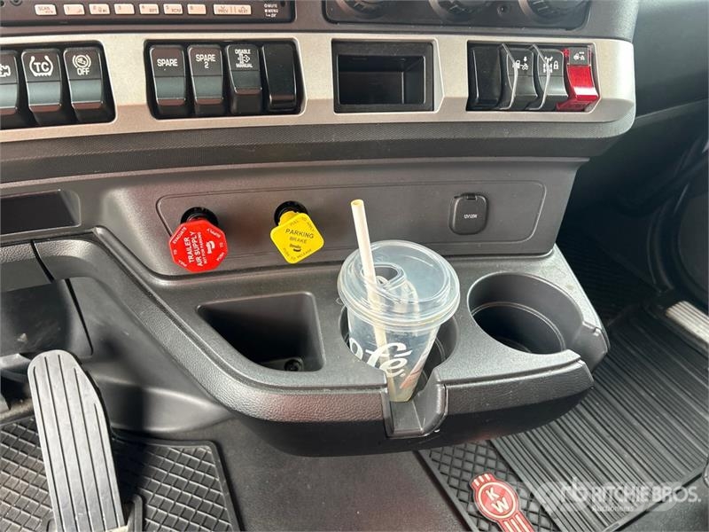 Kenworth T680 Tractor Units