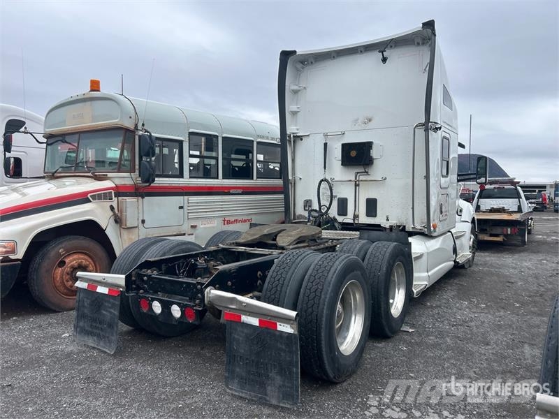 Kenworth T680 وحدات الجر