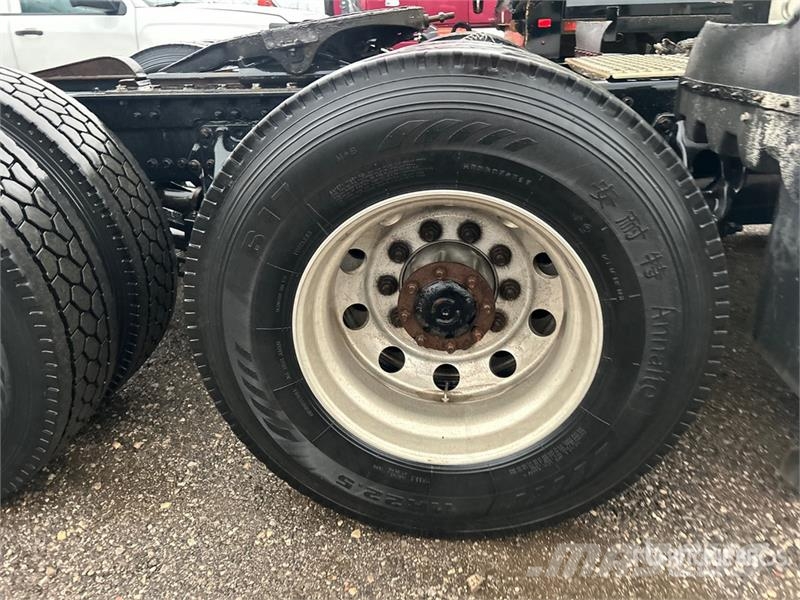 Kenworth T680 Truck Tractor Units