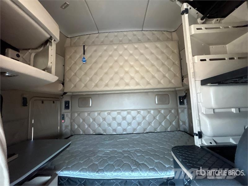 Kenworth T680 Tractor Units