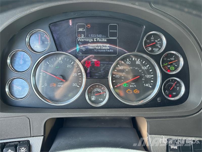 Kenworth T680 وحدات الجر