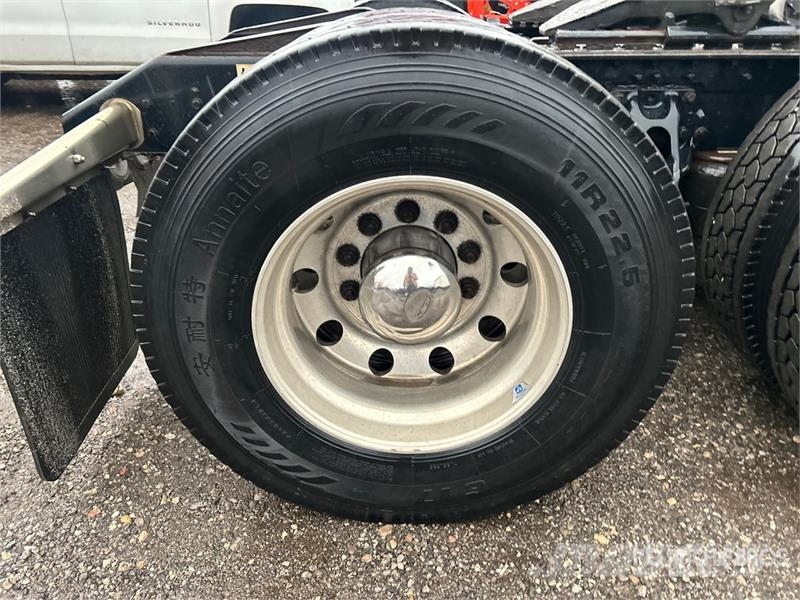 Kenworth T680 Truck Tractor Units