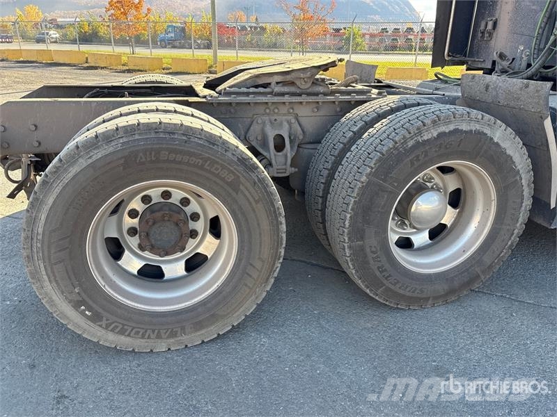 Kenworth T680 وحدات الجر