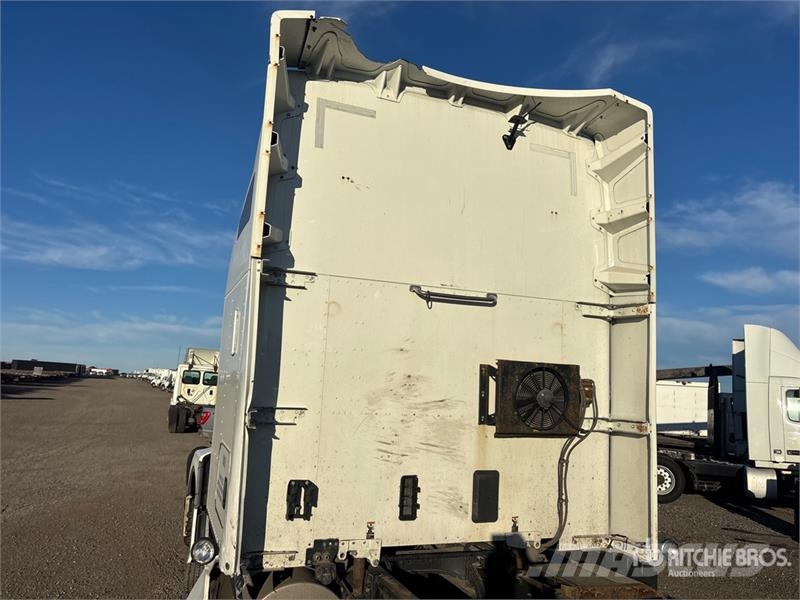 Kenworth T680 وحدات الجر