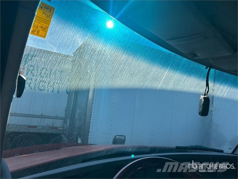 Kenworth T680 Tractor Units