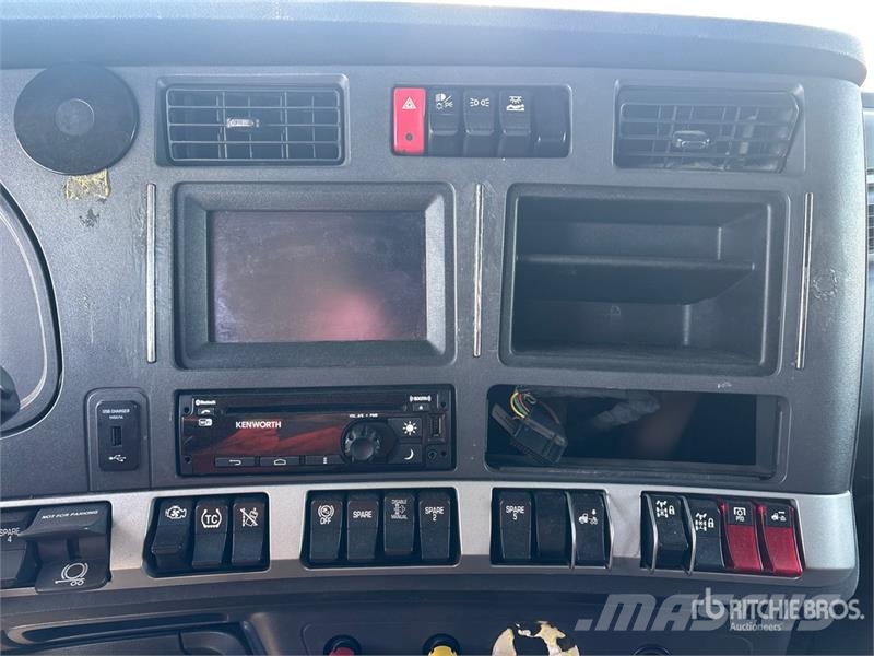 Kenworth T680 وحدات الجر