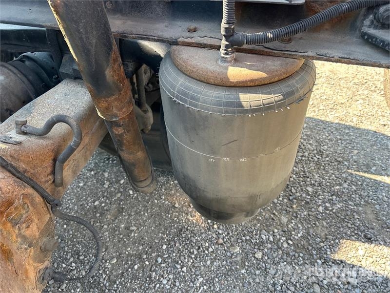 Kenworth T680 Tractor Units