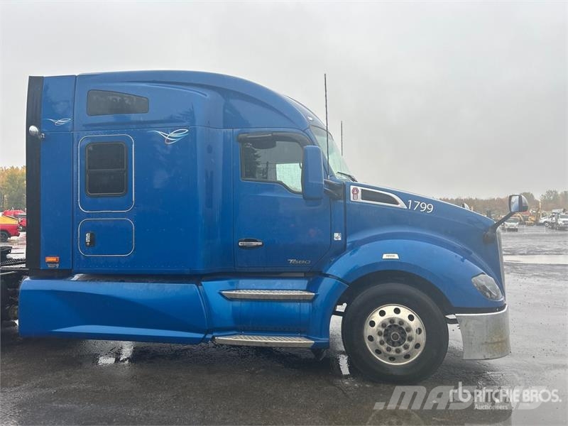 Kenworth T680 Naudoti vilkikai