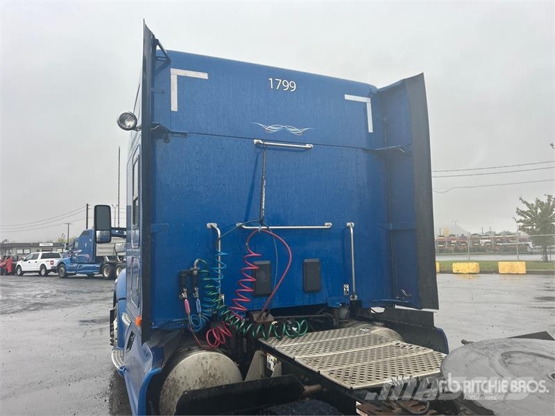 Kenworth T680 Naudoti vilkikai