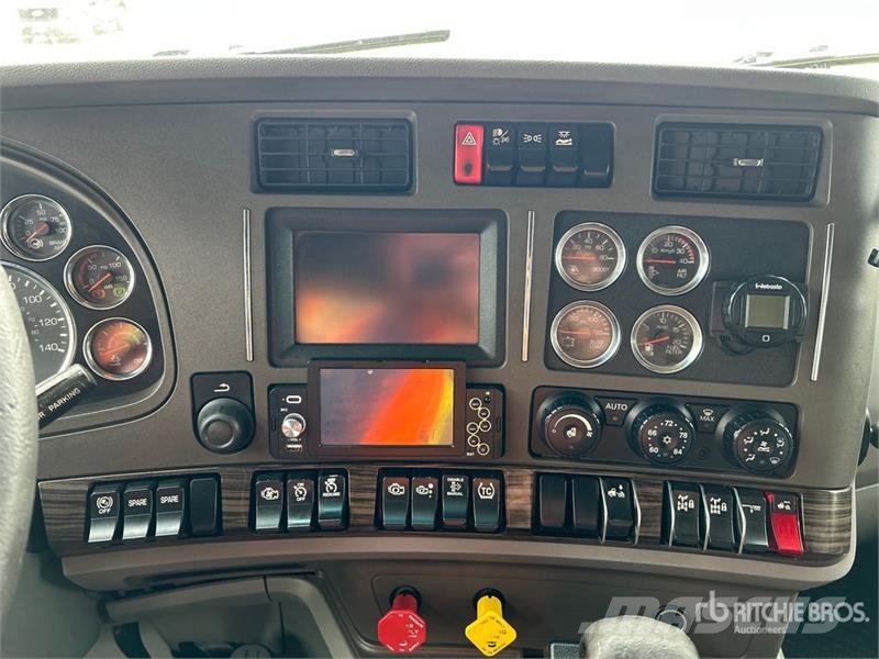 Kenworth T680 Vetopöytäautot