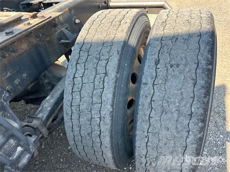 Kenworth T680 Tractor Units
