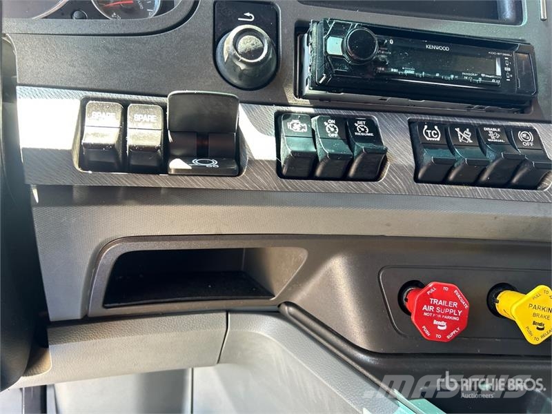 Kenworth T680 Truck Tractor Units