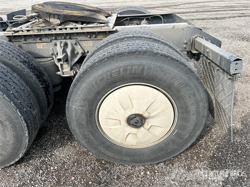 Kenworth T680 Vetopöytäautot