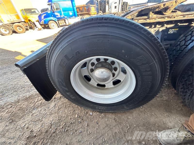 Kenworth T680 Tractor Units