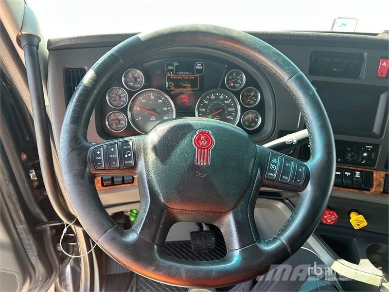 Kenworth T680 Vetopöytäautot