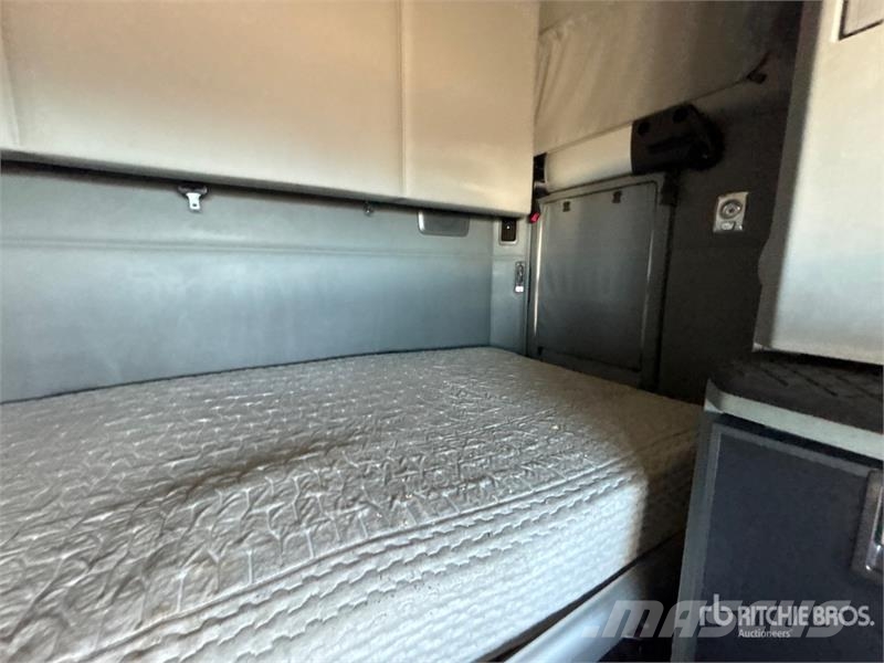 Kenworth T680 Tractor Units