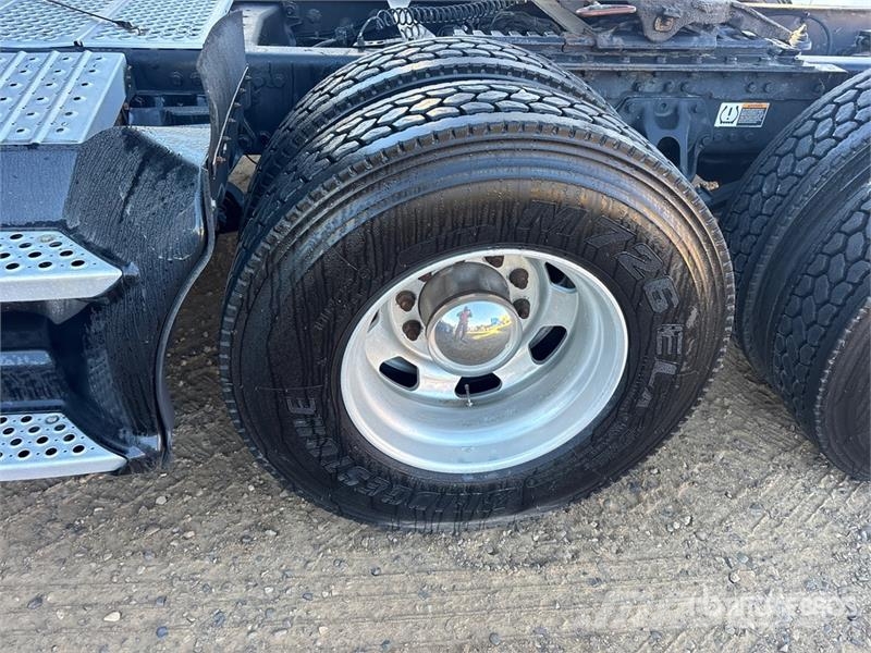 Kenworth T680 Tractor Units