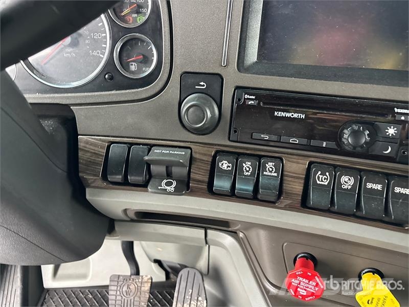 Kenworth T680 Vetopöytäautot