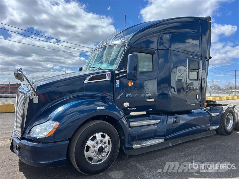 Kenworth T680 Vetopöytäautot