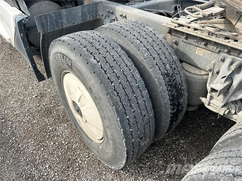 Kenworth T680 Vetopöytäautot