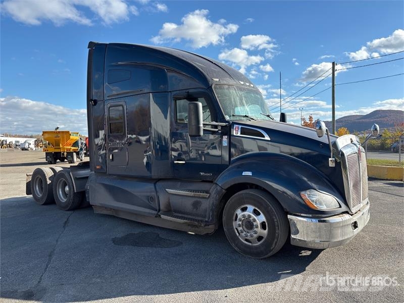 Kenworth T680 وحدات الجر