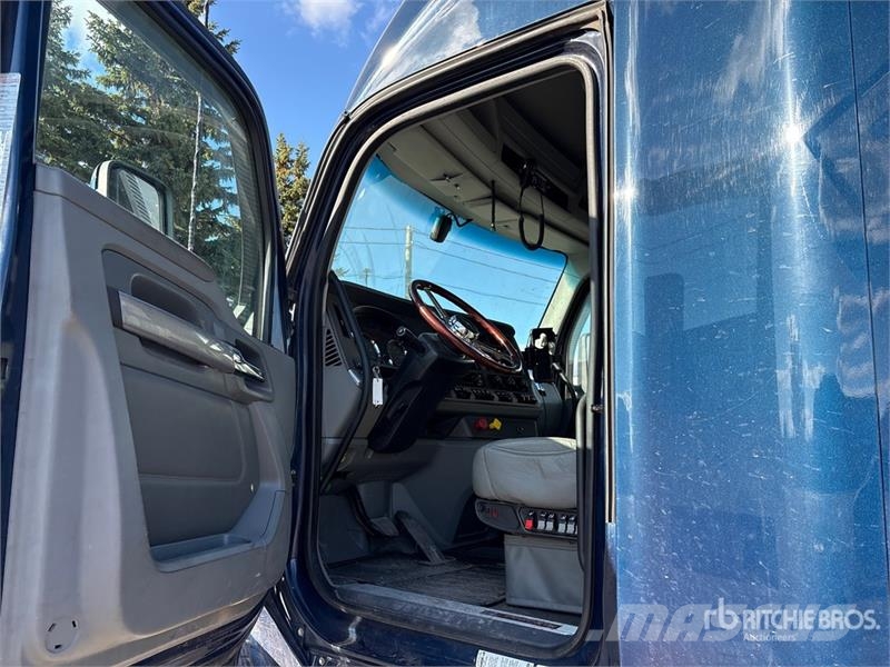 Kenworth T680 وحدات الجر
