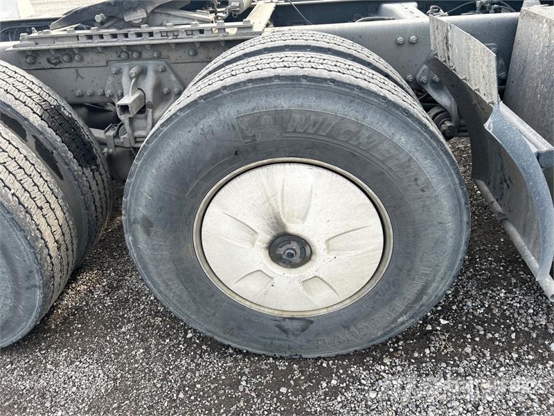 Kenworth T680 Vetopöytäautot