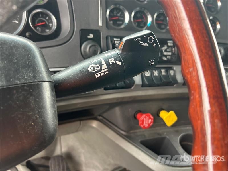 Kenworth T680 Vetopöytäautot
