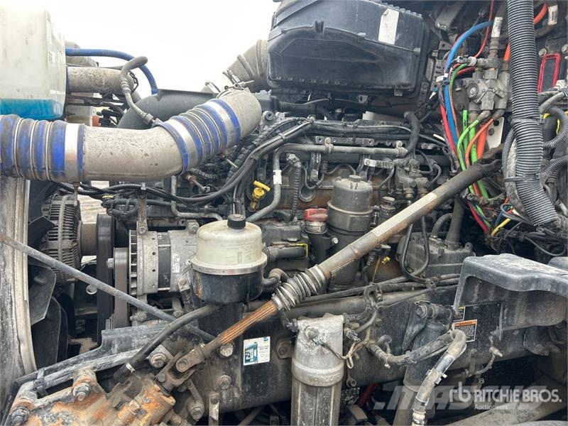 Kenworth T680 وحدات الجر