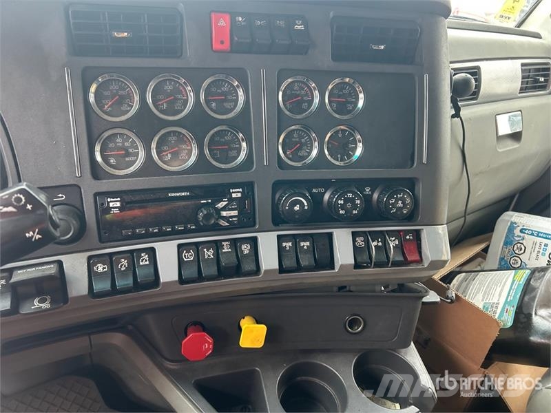 Kenworth T680 وحدات الجر
