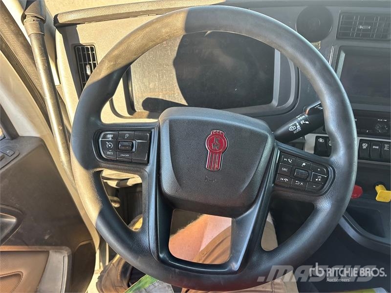 Kenworth T680 وحدات الجر