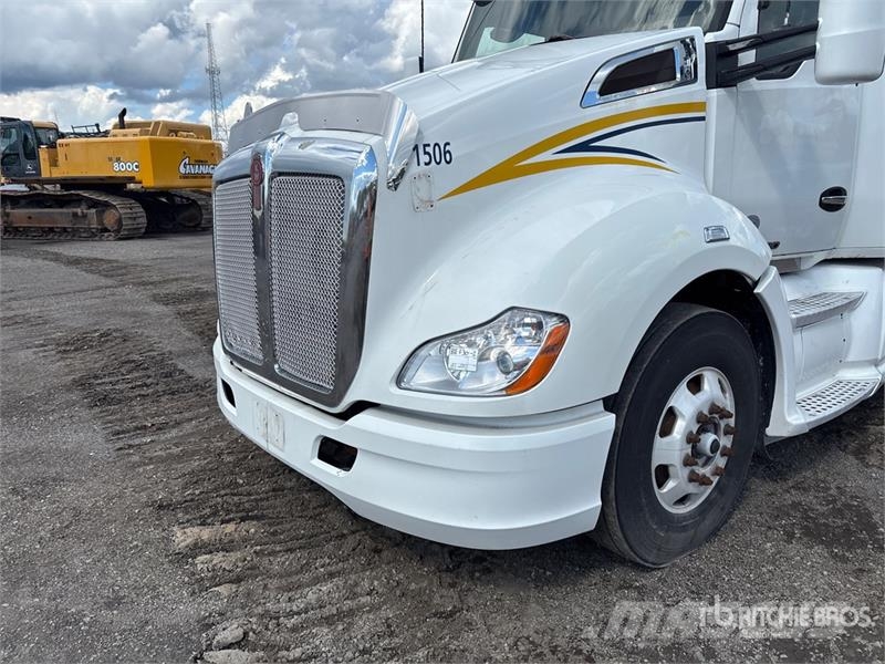 Kenworth T680 وحدات الجر