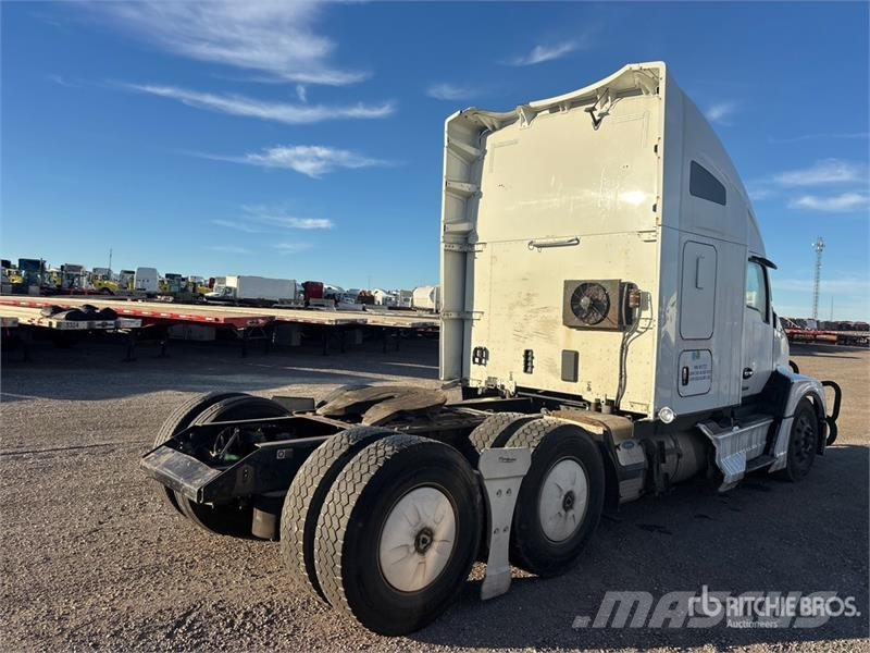 Kenworth T680 وحدات الجر