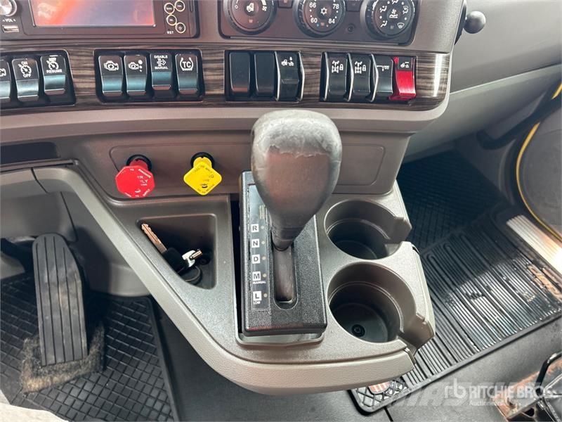 Kenworth T680 Vetopöytäautot
