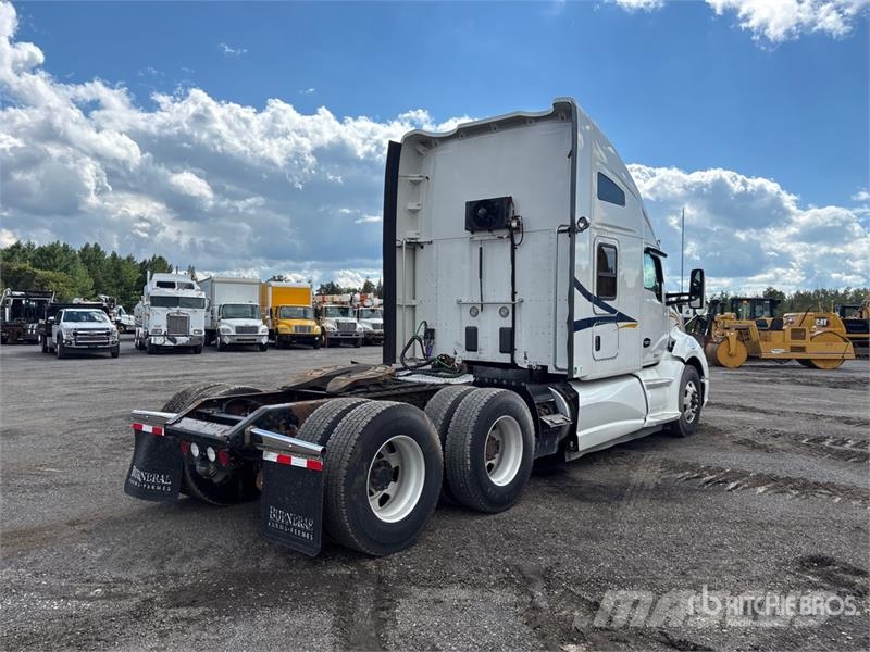 Kenworth T680 وحدات الجر