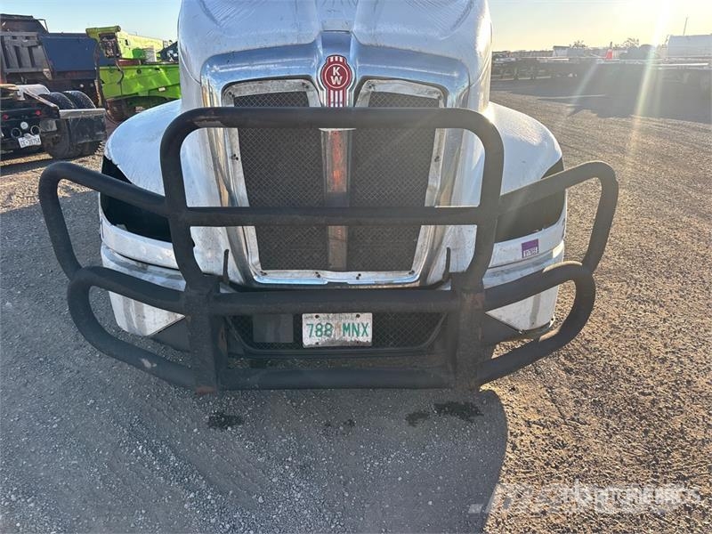 Kenworth T680 وحدات الجر