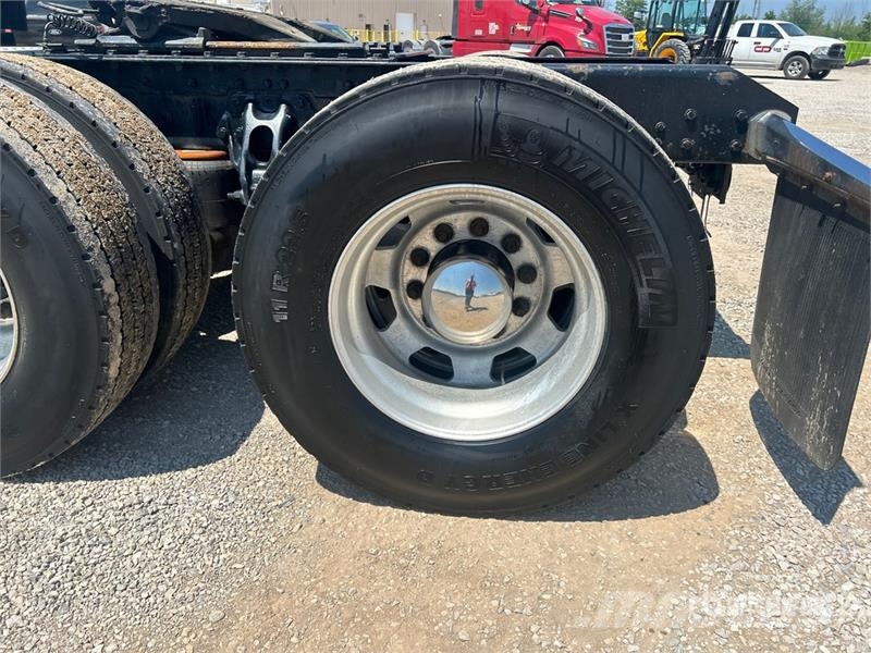 Kenworth T680 Truck Tractor Units