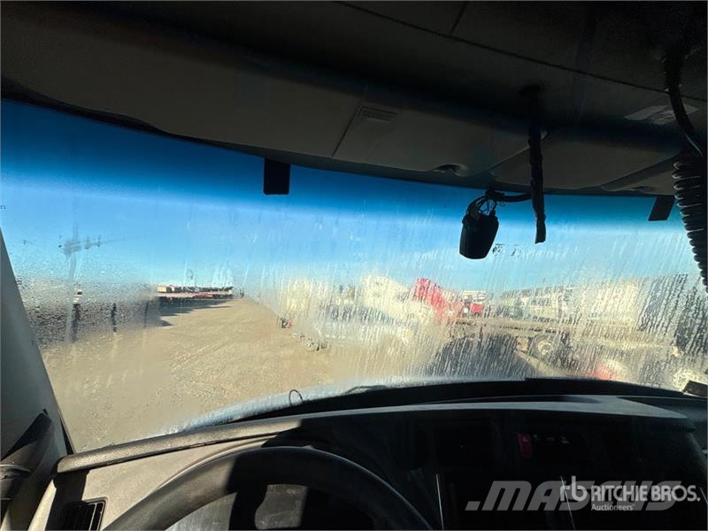 Kenworth T680 وحدات الجر