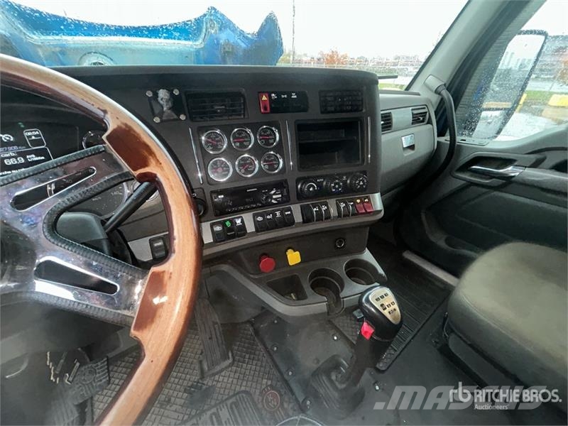 Kenworth T680 Naudoti vilkikai