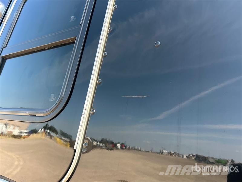 Kenworth T680 Vetopöytäautot