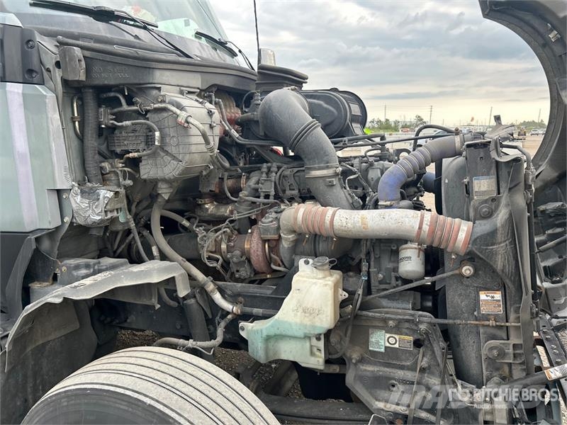 Kenworth T680 Tractor Units