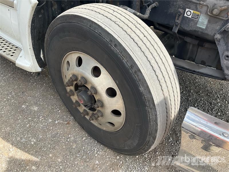 Kenworth T680 Vetopöytäautot