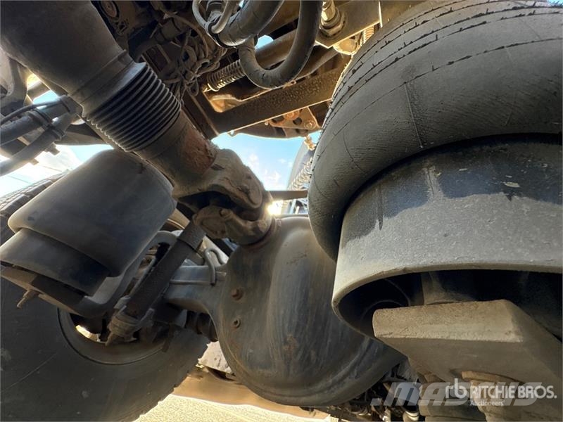 Kenworth T680 وحدات الجر