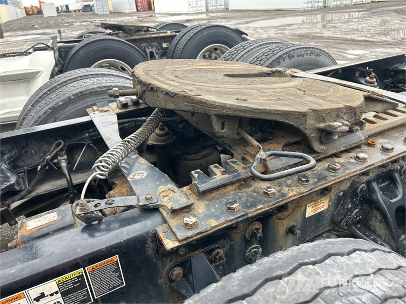 Kenworth T680 وحدات الجر