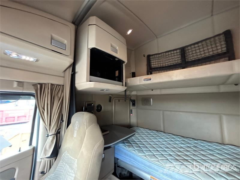 Kenworth T680 وحدات الجر