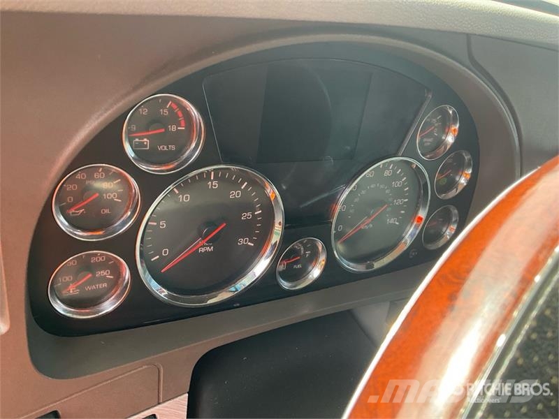 Kenworth T680 Vetopöytäautot