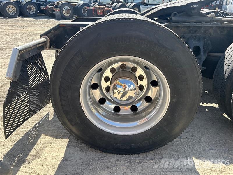 Kenworth T680 Vetopöytäautot